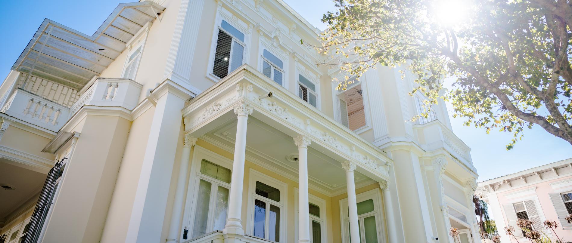 Fachada do casarão histórico do Colégio Koeler